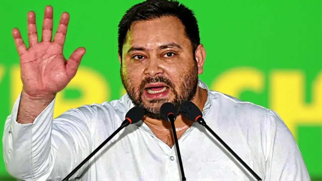 नीतीश कुमार ने इस्तीफा दिया, तेजस्वी का बीजेपी पर दबाव वाला आरोप